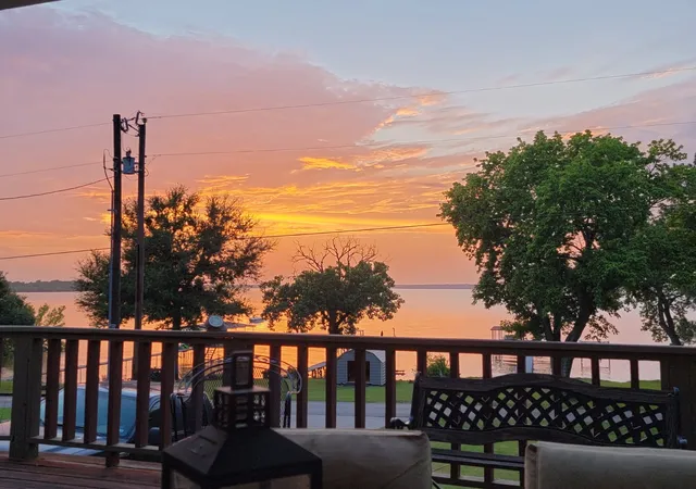 1st image of 10853 Lakeside Dr, Quinlan, TX 75474 | MLS# 21181932