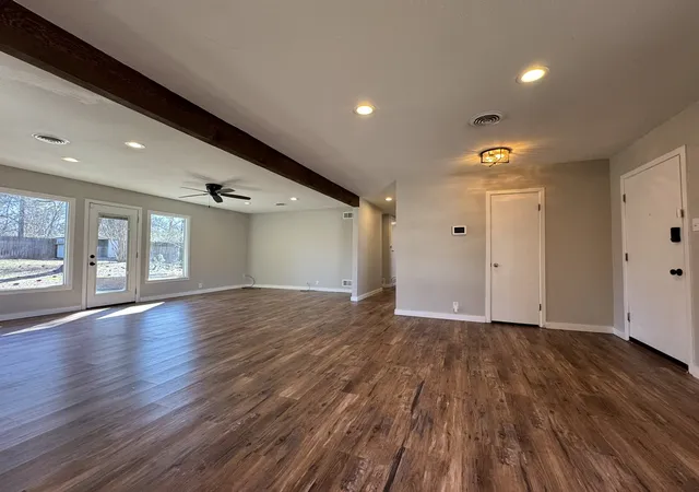 4th image of 55 Se 31St St, Paris, TX 75461 | MLS# 21181502
