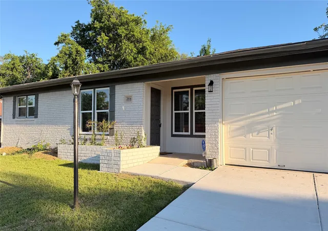 Photo 2 of Sale Pending at 2816 Gardenia St, Fort Worth, TX 76119 | MLS# 21181996 | Listing updated on 2026-09-21