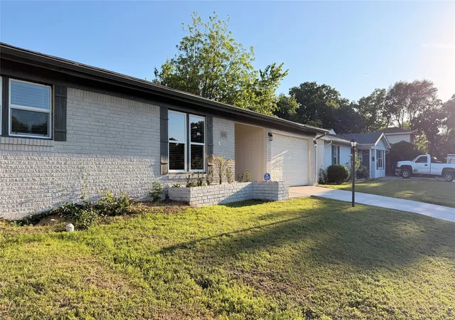 Photo 3 of Sale Pending at 2816 Gardenia St, Fort Worth, TX 76119 | MLS# 21181996 | Listing updated on 2026-09-21