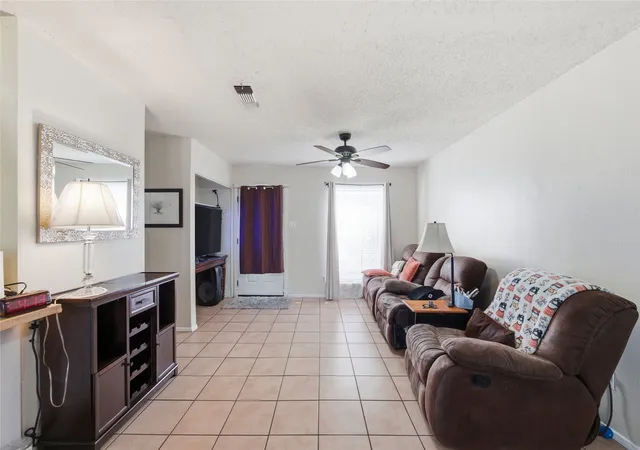 Photo 4 of Single family home for sale at 715 Sun Valley Dr, Duncanville, TX 75116 | MLS# 21181630 | Listing updated on 2026-07-13