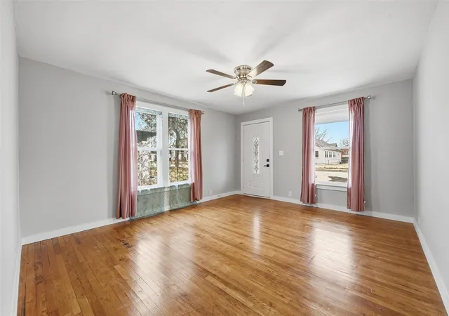 Photo 4 of Single family home for sale at 702 N Church St, Decatur, TX 76234 | MLS# 21180006 | Listing updated on 2026-08-18