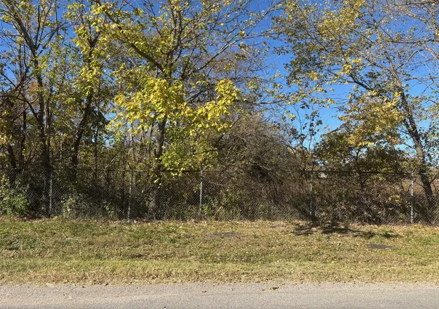 Photo 2 of Land for sale at 138 Acres / Tract 5 Winn Rd, Collinsville, TX 76268 | MLS# 21102045 | Listing updated on 2026-07-28