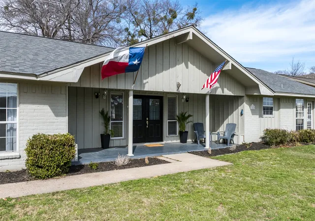 Homes for sale in Kemp, TX | 18460 Hickory Cir, Kemp, TX 75143 | MLS# 21183055