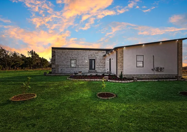 Photo 2 of Single family home for sale at 2761 Vz County Road 3417, Wills Point, TX 75169 | MLS# 21183192 | Listing updated on 2026-10-02