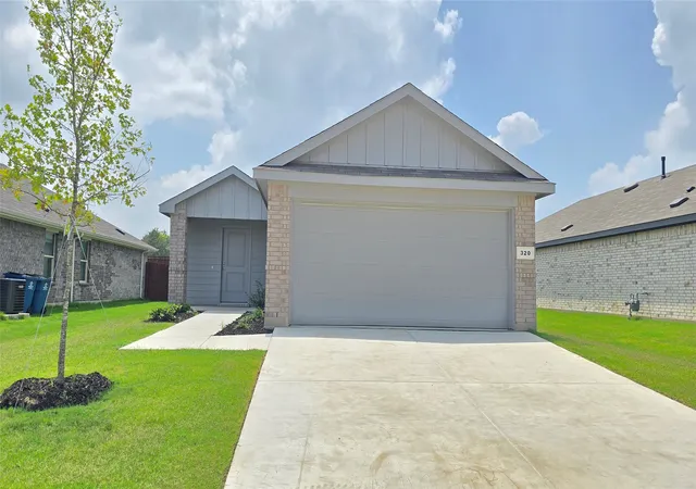 Homes for sale in Keene, TX | 320 Trail Ct, Keene, TX 76059 | MLS# 21182467