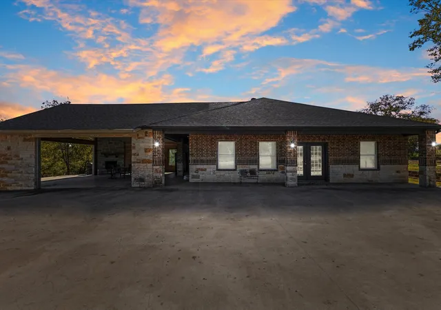 Homes for sale in Kemp, TX | 12303 Cr 4026, Kemp, TX 75143 | MLS# 21183233