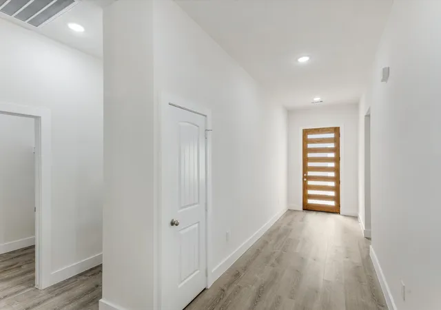 Photo 3 of Single family home for sale at 6123 Inca Dr, Enchanted Oaks, TX 75156 | MLS# 21183249 | Listing updated on 2026-09-01