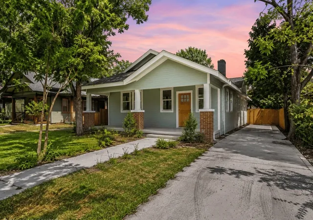 Photo 3 of Single family home for sale at 5914 Victor St, Dallas, TX 75214 | MLS# 21183327 | Listing updated on 2026-09-02