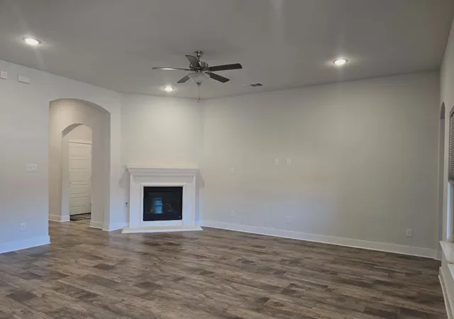 Homes for sale in Sanger, TX | 126 Creekside Dr, Sanger, TX 76266 | MLS# 21182929
