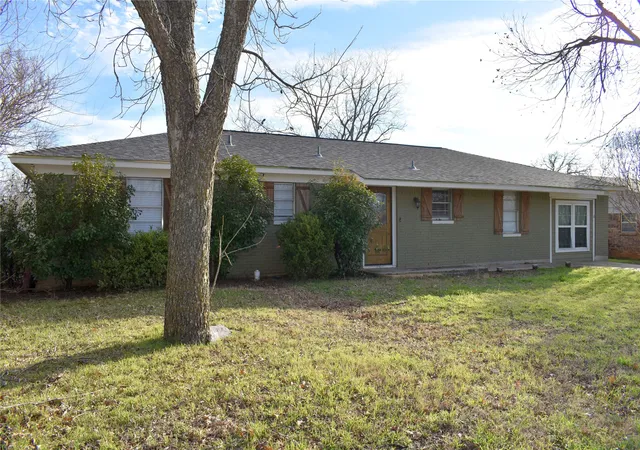 Homes for sale in Bangs, TX | 1207 E Fitzgerald St, Bangs, TX 76823 | MLS# 21181650