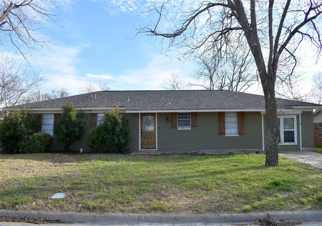 Homes for sale in Bangs, TX | 1207 E Fitzgerald St, Bangs, TX 76823 | MLS# 21181650