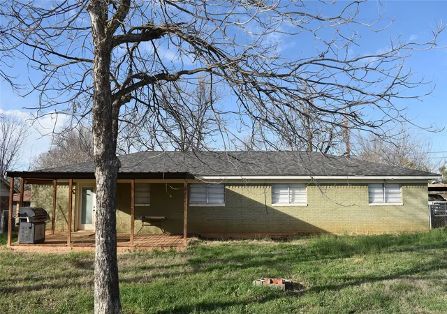Homes for sale in Bangs, TX | 1207 E Fitzgerald St, Bangs, TX 76823 | MLS# 21181650