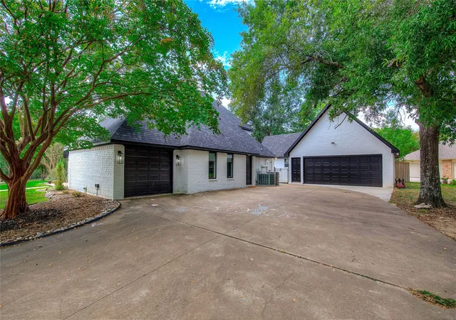 Photo 3 of Single family home for sale at 17 Jennifer Ln, Sulphur Springs, TX 75482 | MLS# 21181317 | Listing updated on 2026-08-25