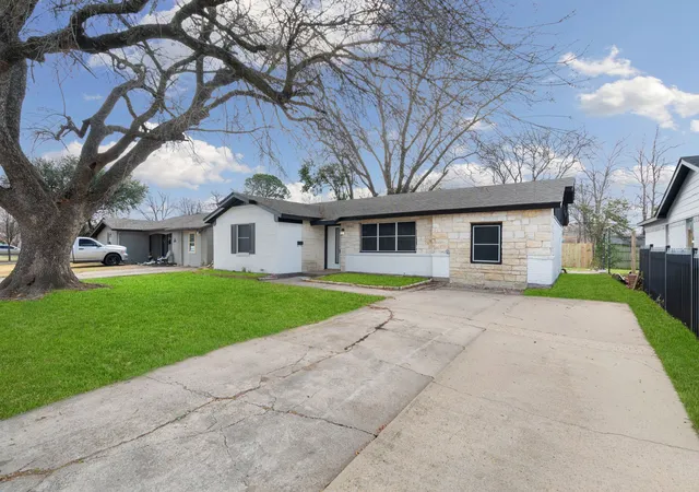 Photo 2 of Single family home for sale at 8842 Donnybrook Ln, Dallas, TX 75217 | MLS# 21181137 | Listing updated on 2026-08-21