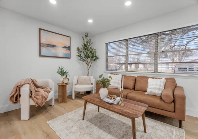 Photo 4 of Single family home for sale at 8842 Donnybrook Ln, Dallas, TX 75217 | MLS# 21181137 | Listing updated on 2026-09-30