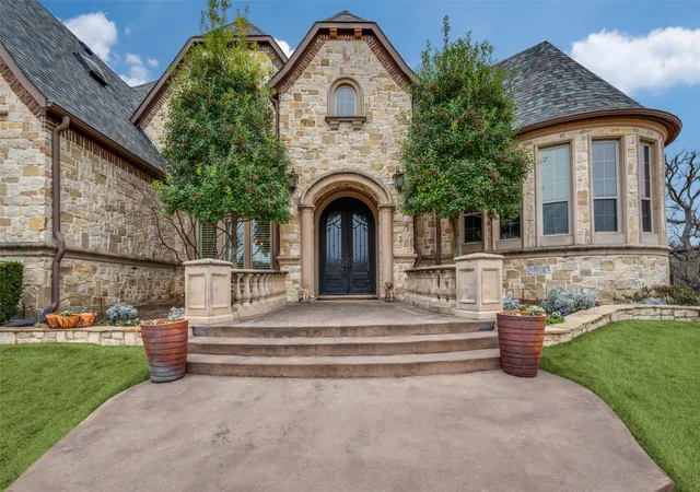 Homes for sale in Oak Point, TX | 141 W Waters Edge Wy, Oak Point, TX 75068 | MLS# 21180843