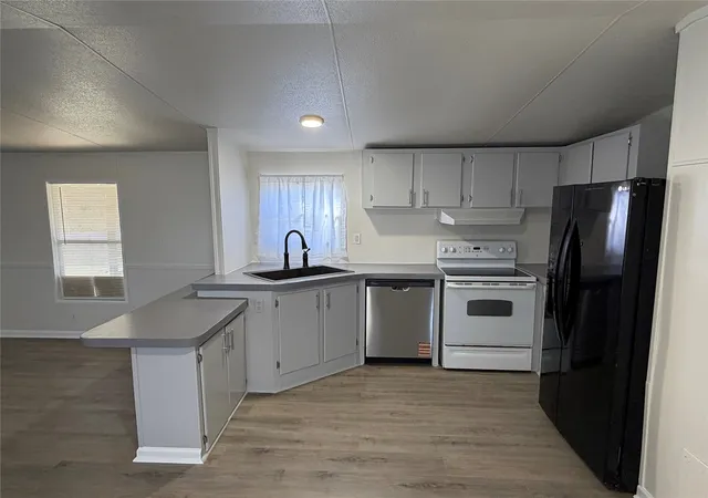 Photo 3 of Manufactured home for sale at 3601 Hedge Row St, Granbury, TX 76048 | MLS# 21181229 | Listing updated on 2026-07-06