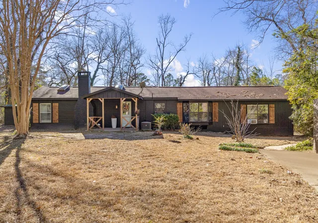 Homes for sale in Whitehouse, TX | 20616 E Grove Club Lake Rd, Whitehouse, TX 75791 | MLS# 21183719