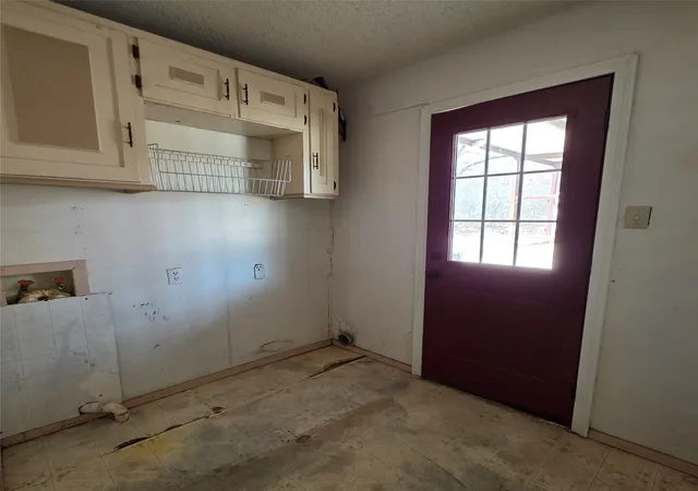 Photo 4 of Single family home for sale at 285 Montgomery Rd, Mineral Wells, TX 76067 | MLS# 21183836 | Listing updated on 2026-10-01