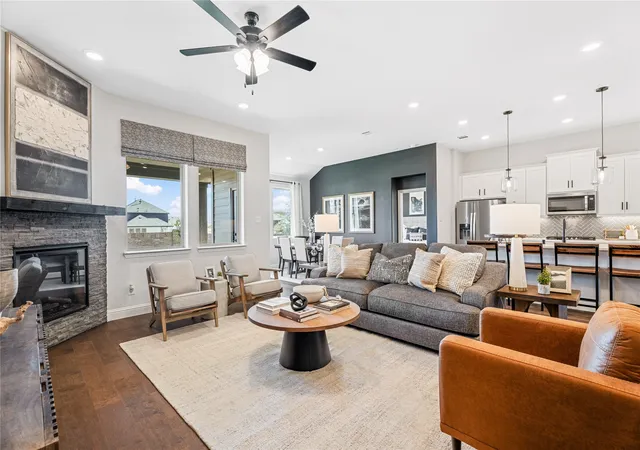 4th image of 841 Jacquelyn Dr, Little Elm, TX 75068 | MLS# 21184065