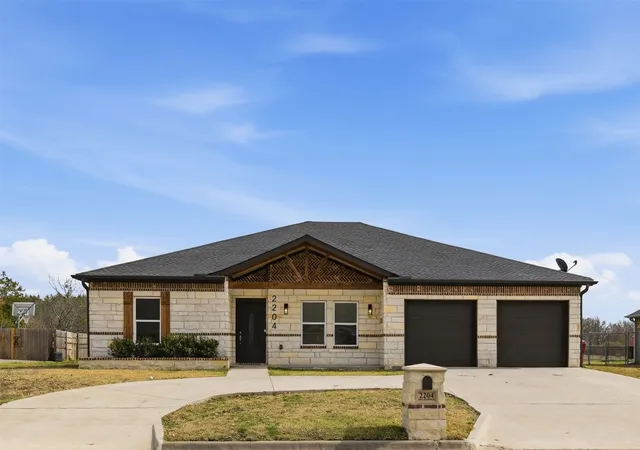 Homes for sale in Bonham, TX | 2204 Albert Broadfoot St, Bonham, TX 75418 | MLS# 21183424