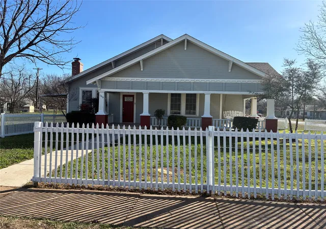 Homes for sale in Bangs, TX | 109 S West St, Bangs, TX 76823 | MLS# 21184210