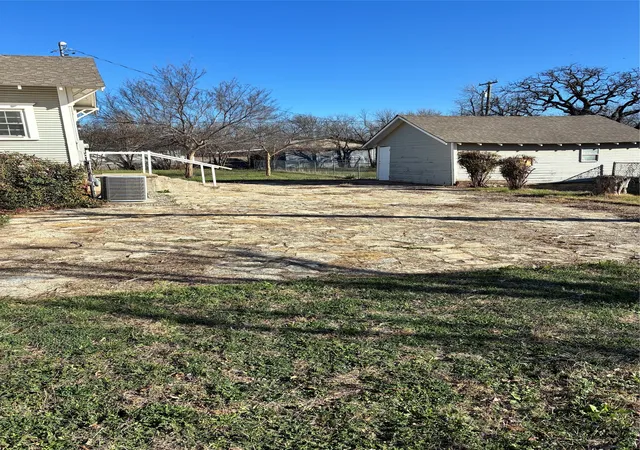 Homes for sale in Bangs, TX | 109 S West St, Bangs, TX 76823 | MLS# 21184210