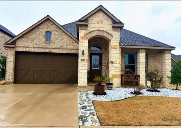 Photo 2 of Single family home for sale at 6718 Goldenrain Dr, Venus, TX 76084 | MLS# 21184225 | Listing updated on 2026-08-29