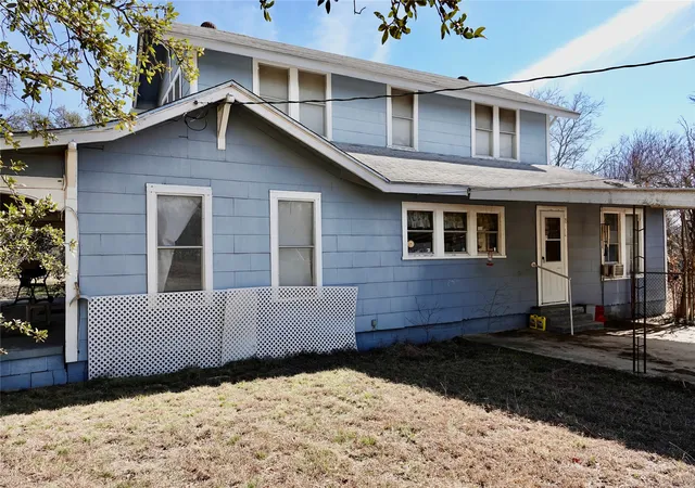 Homes for sale in Mullin, TX | 981 W Hwy 84, Mullin, TX 76864 | MLS# 21184328