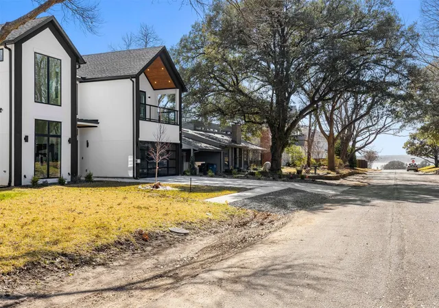 Photo 3 of Single family home for sale at 9428 Hobart St, Dallas, TX 75218 | MLS# 21180881 | Listing updated on 2026-08-30