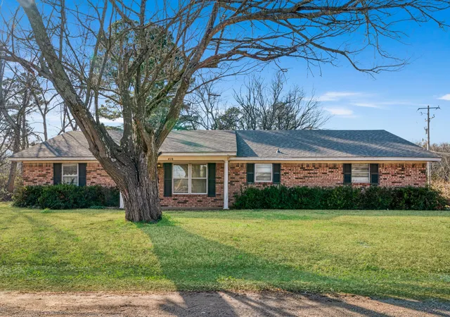 Homes for sale in Blossom, TX | 410 S Bois Darc St, Blossom, TX 75416 | MLS# 21184027