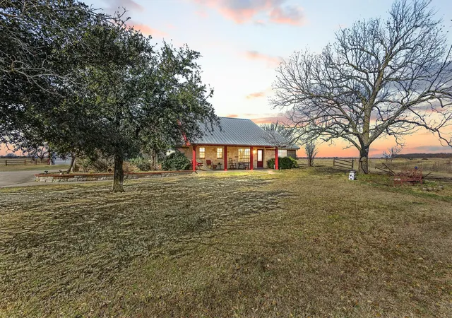 Homes for sale in Collinsville, TX | 1233 Fm 901, Collinsville, TX 76233 | MLS# 21177582