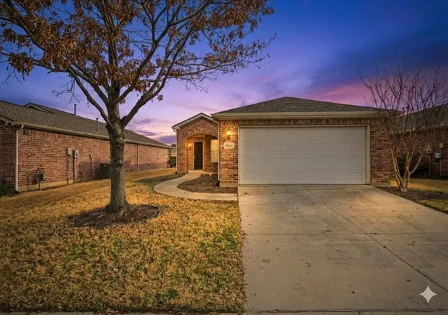 Photo 3 of Sale Pending at 7850 Estancia Dr, Frisco, TX 75036 | MLS# 21183402 | Listing updated on 2026-09-30