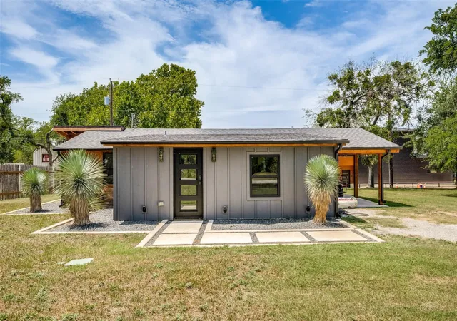 Homes for sale in Bridgeport, TX | 203 Evans St, Bridgeport, TX 76426 | MLS# 21184940