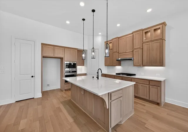 Photo 2 of Sale Pending at 2818 Cedar Rdg, Sherman, TX 75092 | MLS# 21184834 | Listing updated on 2026-08-22