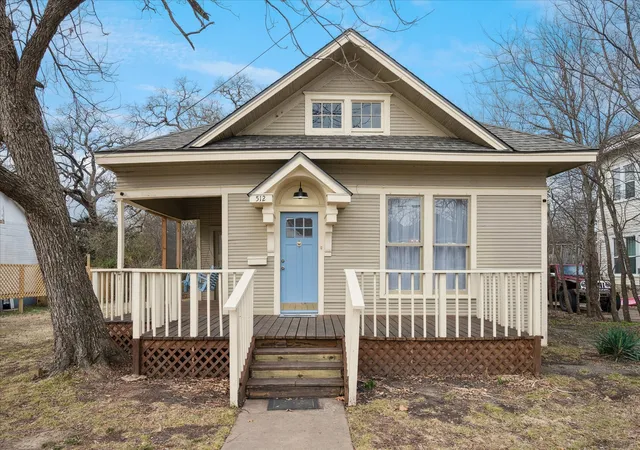 Homes for sale in Sherman, TX | 512 Elm St S, Sherman, TX 75090 | MLS# 21184437