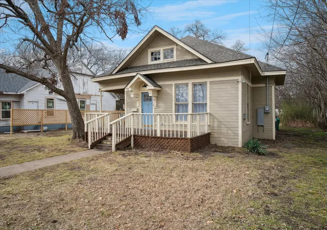 Homes for sale in Sherman, TX | 512 Elm St S, Sherman, TX 75090 | MLS# 21184437