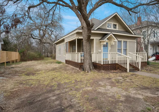 Homes for sale in Sherman, TX | 512 Elm St S, Sherman, TX 75090 | MLS# 21184437