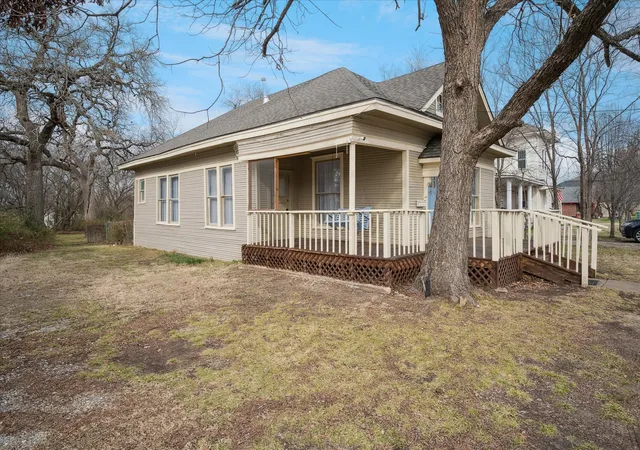 Homes for sale in Sherman, TX | 512 Elm St S, Sherman, TX 75090 | MLS# 21184437