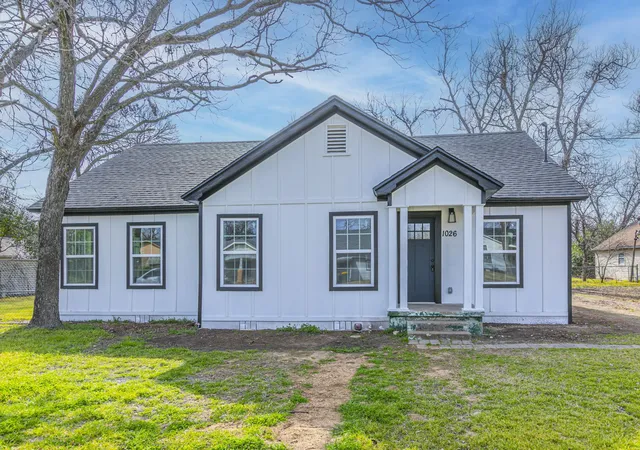 Homes for sale in Bellmead, TX | 1026 La Clede St, Bellmead, TX 76705 | MLS# 21185042