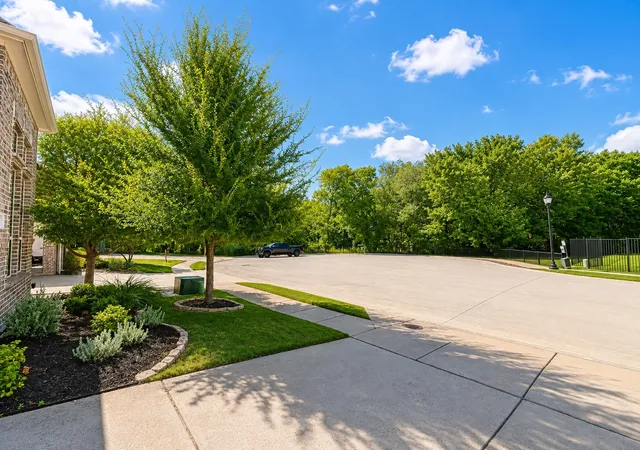Photo 2 of Single family home for sale at 941 Leola Ln, Allen, TX 75013 | MLS# 21184788 | Listing updated on 2026-08-21