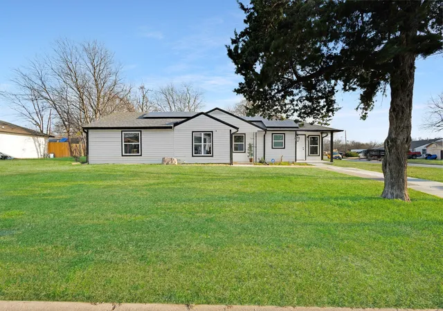1st image of 709 Dallas St, Grand Prairie, TX 75051 | MLS# 21152674