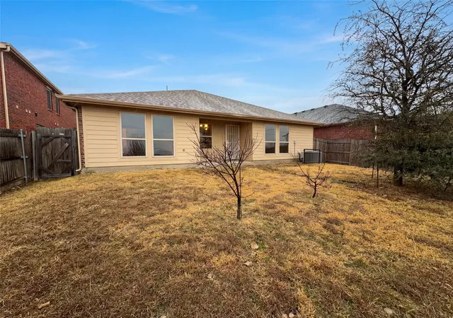 Photo 4 of Sale Pending at 2553 Cumberland Trl, Balch Springs, TX 75181 | MLS# 21185297 | Listing updated on 2026-07-27