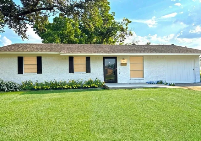 Homes for sale in Garland, TX | 4318 Pineridge Dr, Garland, TX 75042 | MLS# 21185199