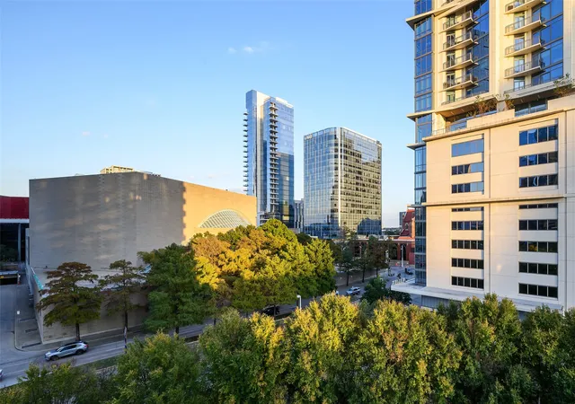 Homes for sale in Dallas, TX | 1918 Olive St #402, Dallas, TX 75201 | MLS# 21183663