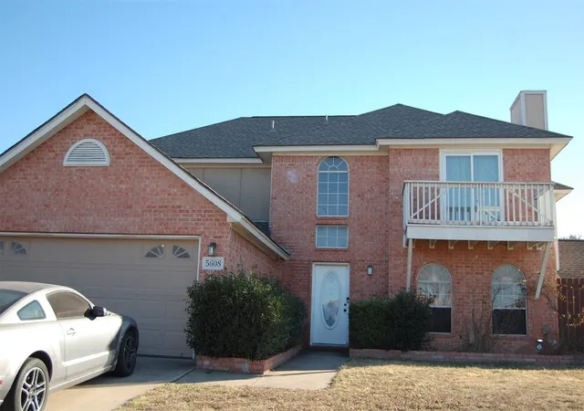 Homes for sale in Haltom City, TX | 5608 Fairway Cir, Haltom City, TX 76117 | MLS# 21184194