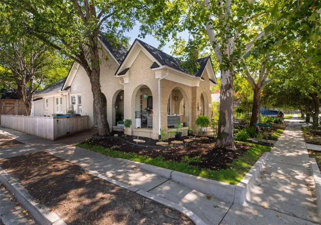 2nd image of 1401 5th Ave, Fort Worth, TX 76104 | MLS# 21185478