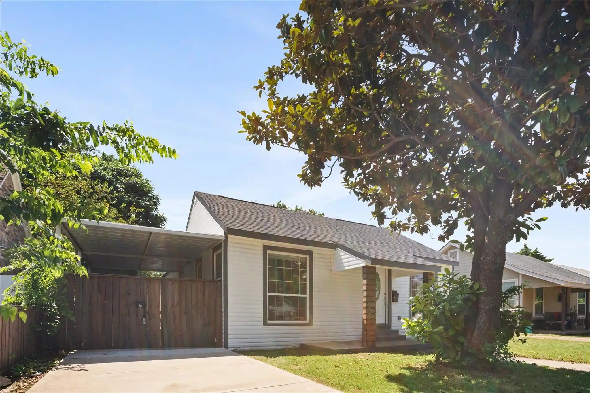 Photo 1 of Sale Pending at 703 N Jester Ave, Dallas, TX 75211 | MLS# 21185508 | Listing updated on 2026-05-08