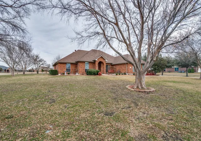 Photo 3 of Sale Pending at 2408 Silver Maple Dr, Wylie, TX 75098 | MLS# 21183592 | Listing updated on 2026-09-01